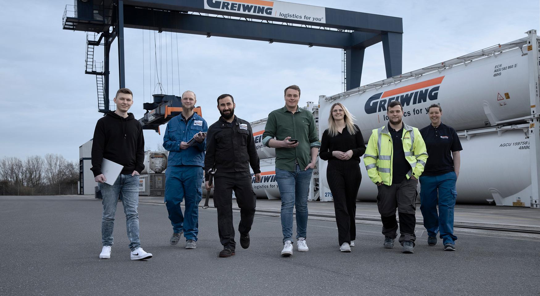 GREIWING Team auf Firmengelände