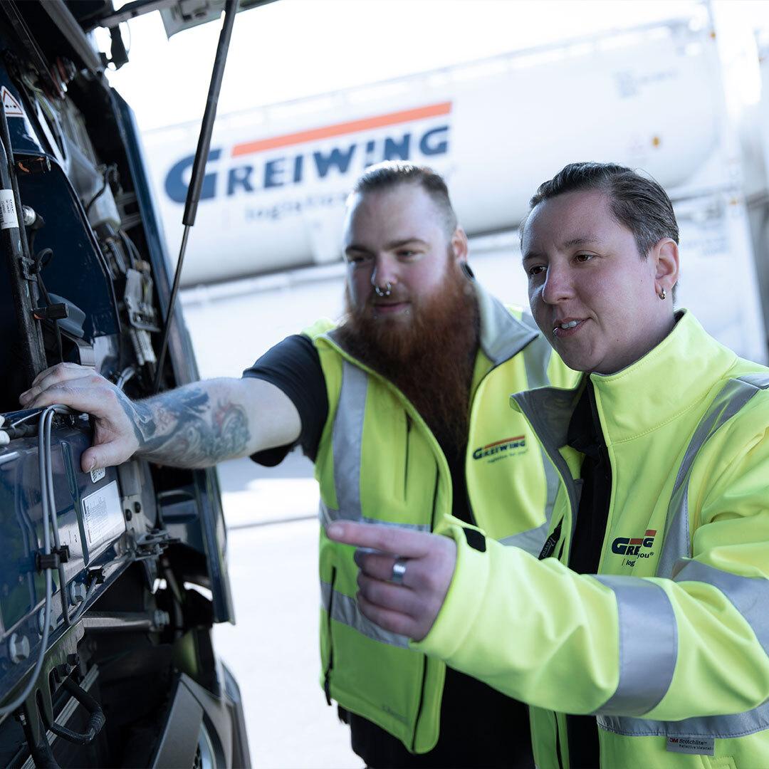 GREIWING Mitarbeiter am LKW