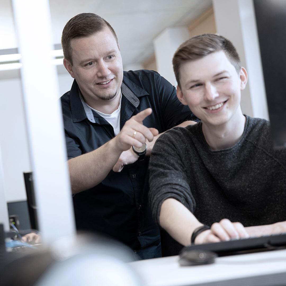 GREIWING Informatiker bei der Arbeit