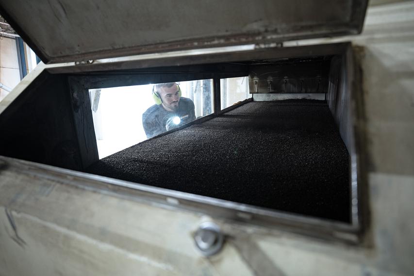 Feuchtigkeitsanalysen von Gew&uuml;rzen und Kr&auml;utern bei GREIWING in Hamburg