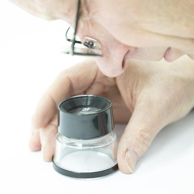 Professionelle Kunststoff- und Granulat-Sortierung