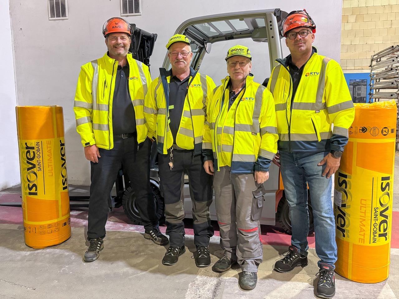 Verantwortlich für Lagerung, Warenumschlag und Verladung am ISOVER-Standort Lübz (v. l.): Matthias Geiß (KTV-Geschäftsleiter), Peter Völkel (Schichtleiter), Eckhard Lux (Schichtleiter) und Andreas Hendel (Leiter Operatives Gesch&